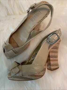 Tribeca - Women’s Beige Peep-Toe Sandals with Woven Accents -Sz7
